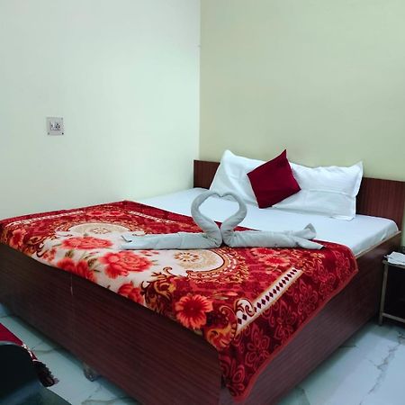 Jpm Guest House Varanasi Bagian luar foto