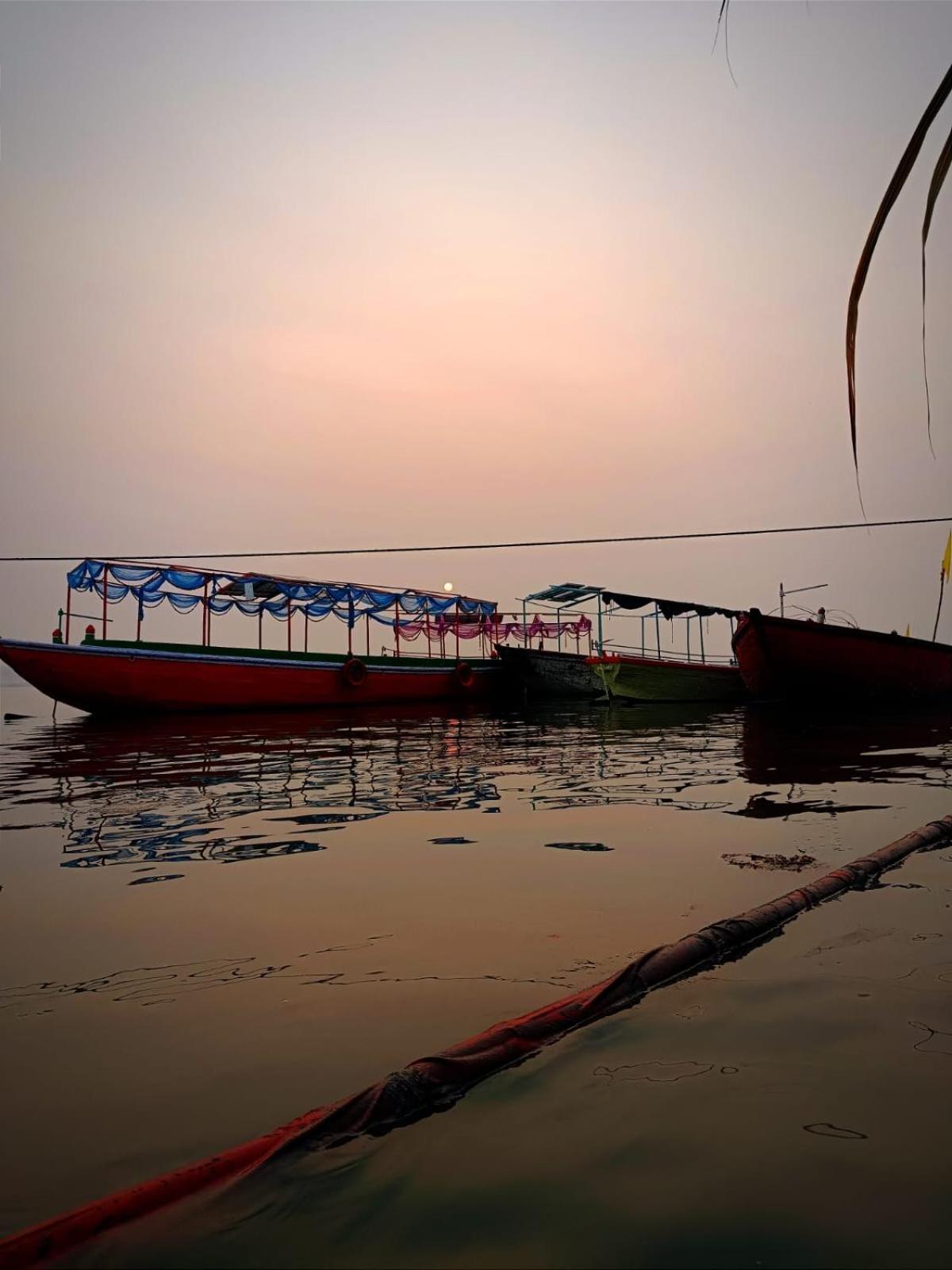 Jpm Guest House Varanasi Bagian luar foto