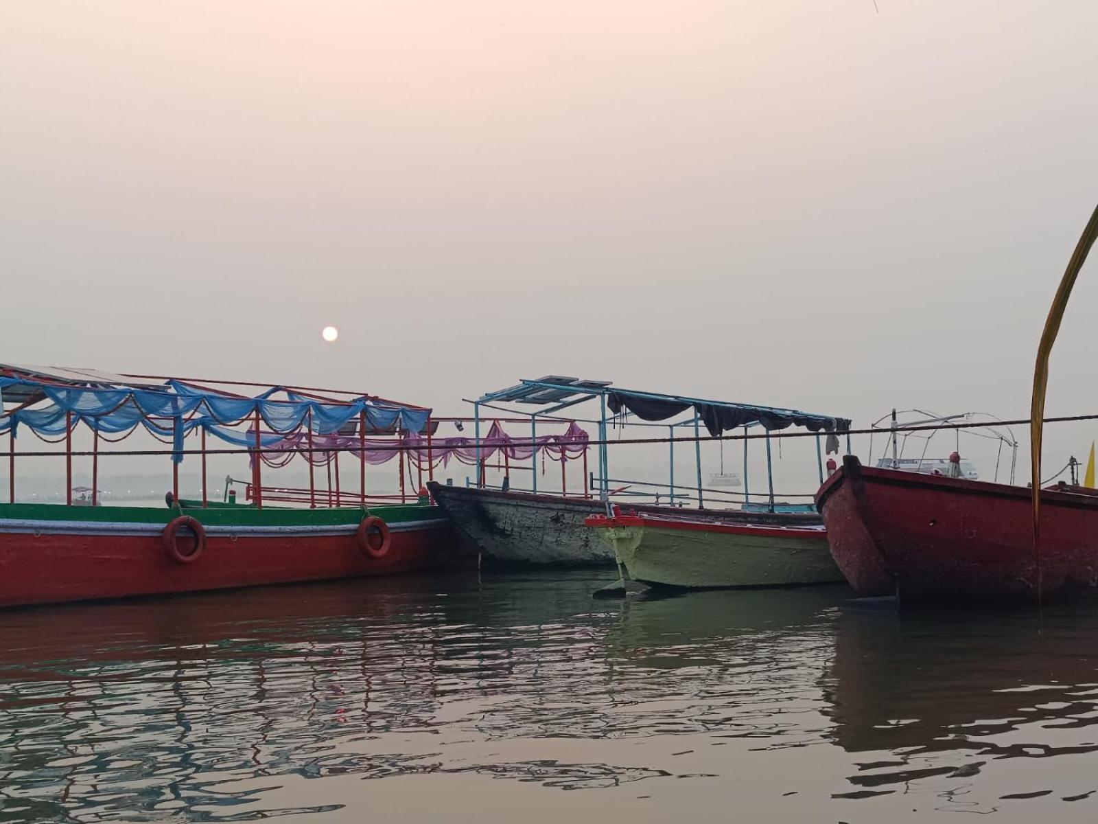 Jpm Guest House Varanasi Bagian luar foto