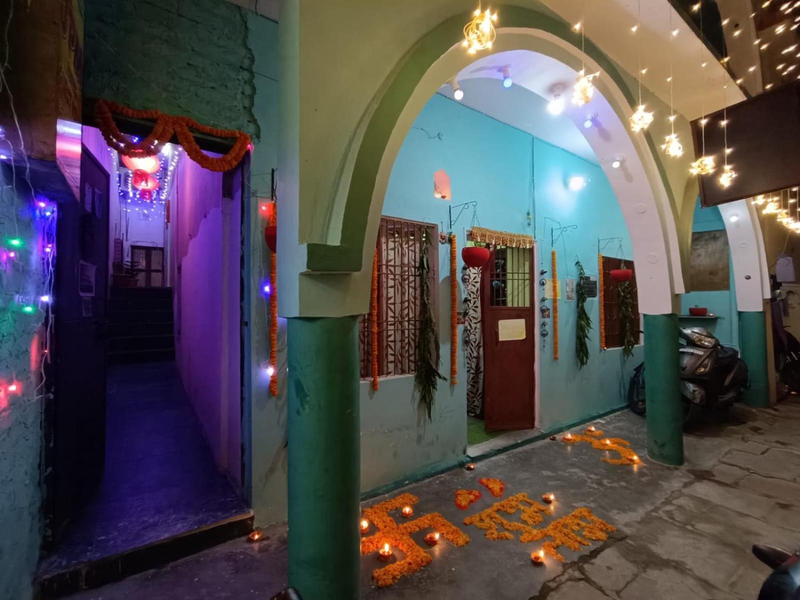Jpm Guest House Varanasi Bagian luar foto