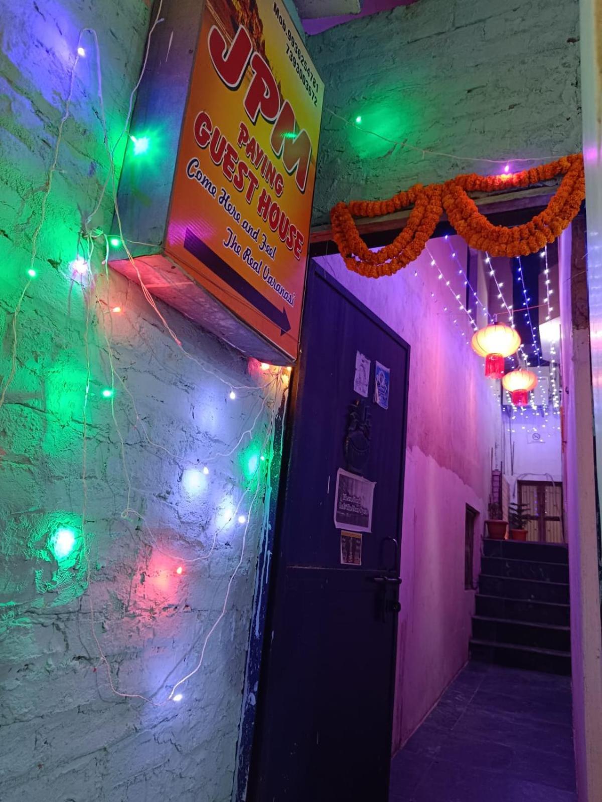 Jpm Guest House Varanasi Bagian luar foto