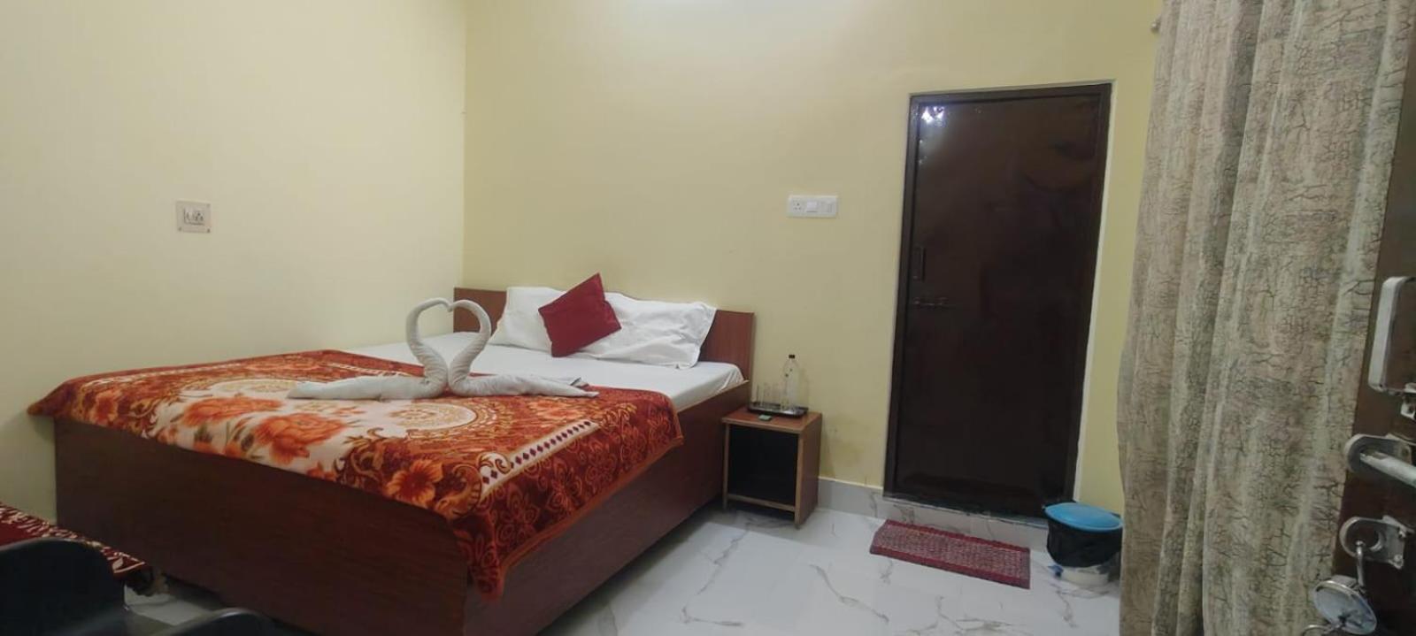Jpm Guest House Varanasi Bagian luar foto