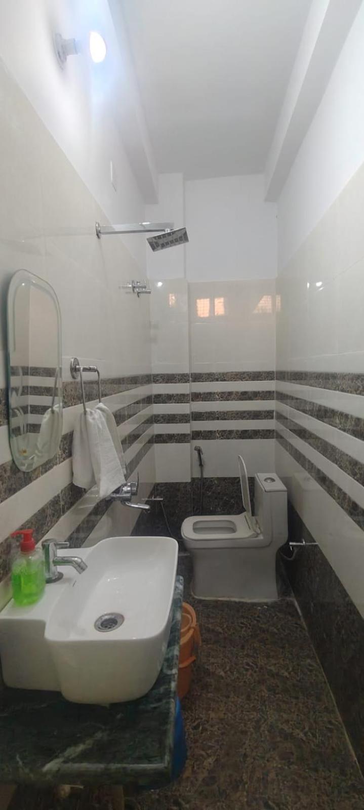 Jpm Guest House Varanasi Bagian luar foto
