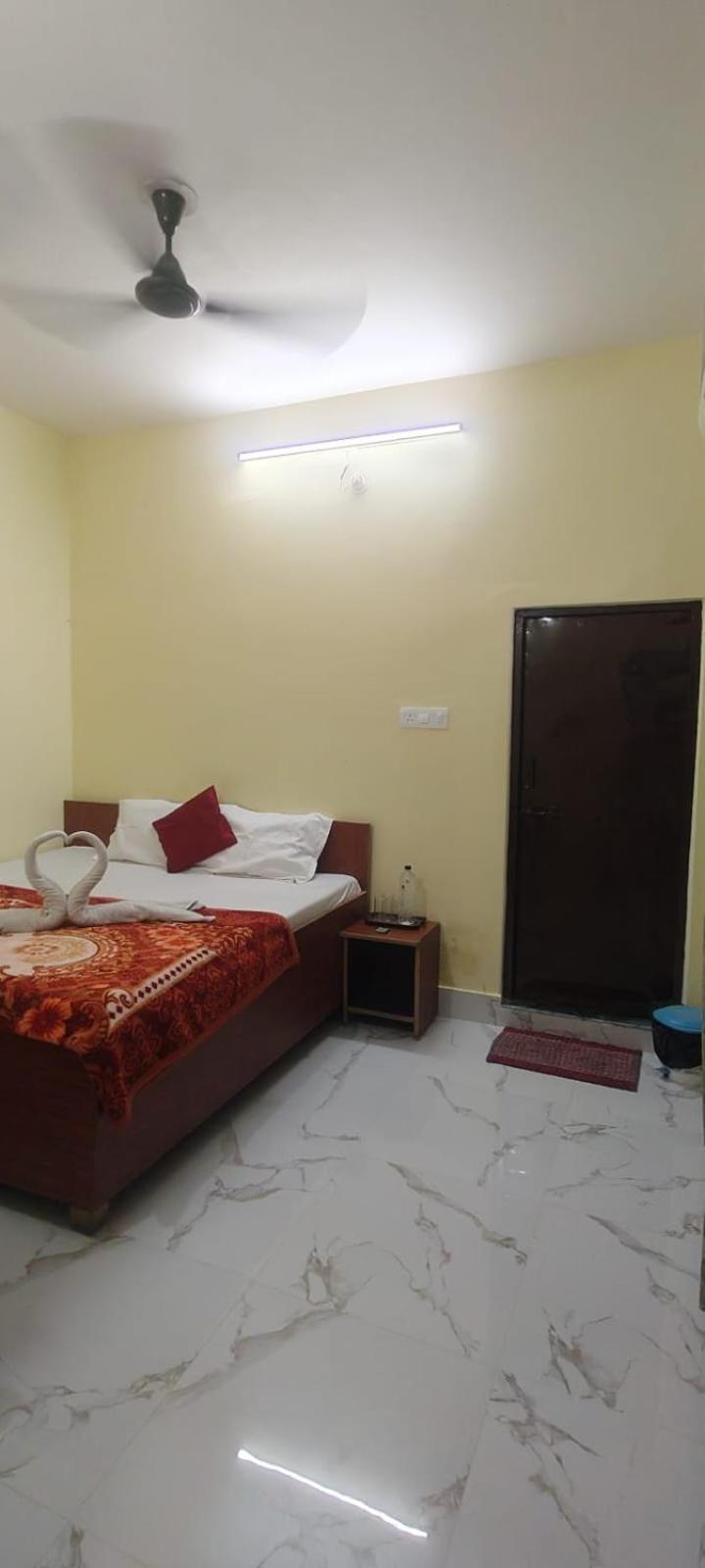 Jpm Guest House Varanasi Bagian luar foto