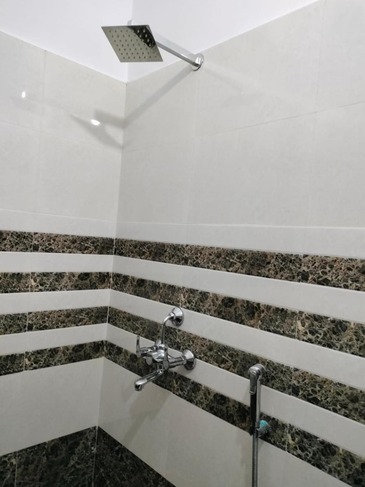 Jpm Guest House Varanasi Bagian luar foto