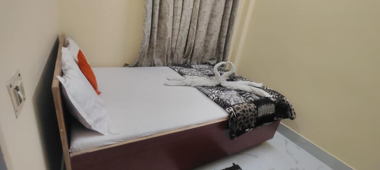 Jpm Guest House Varanasi Bagian luar foto
